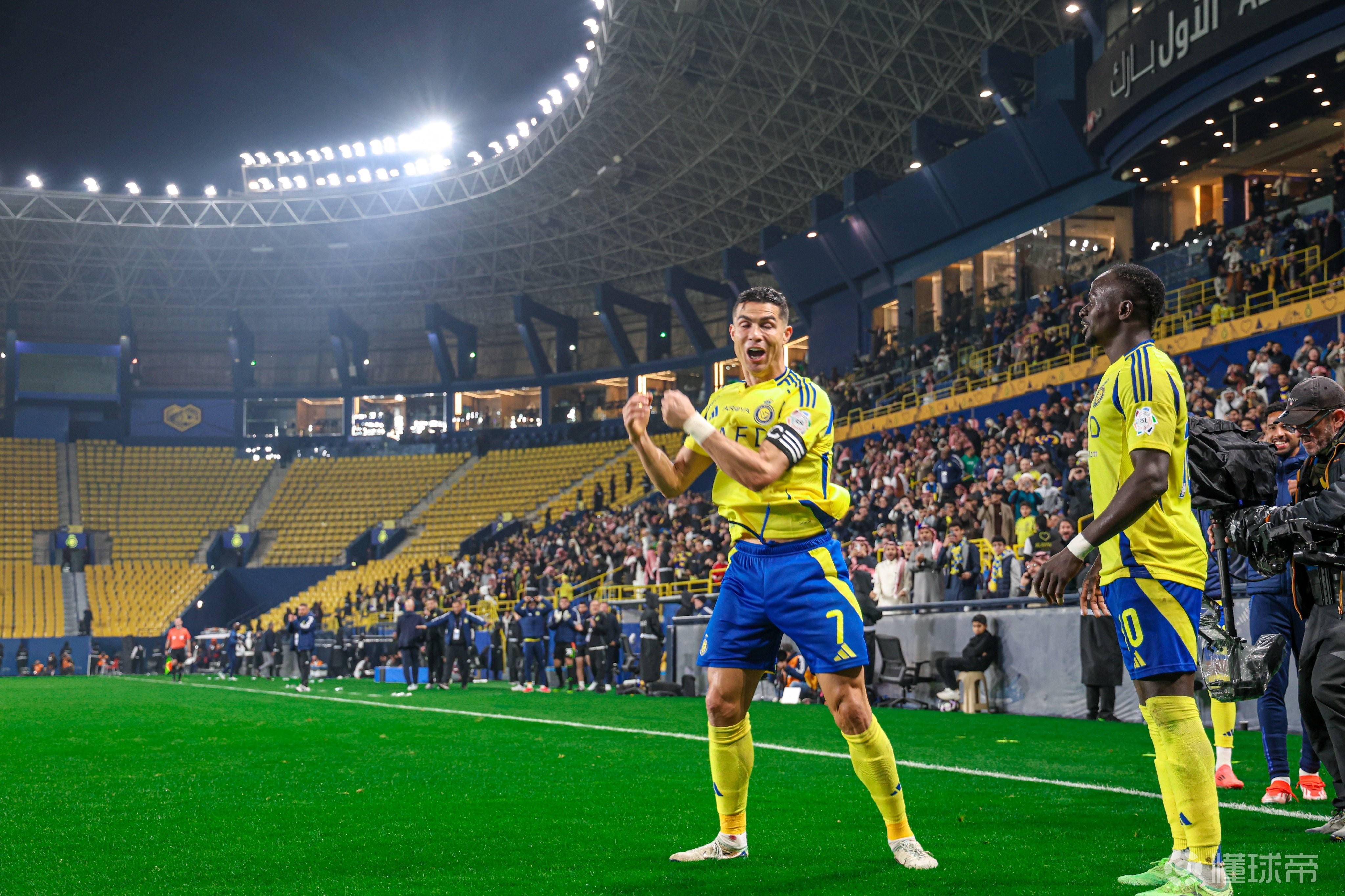 C罗连续十五场比赛得分超过赛况扑朔迷离，IG挑战极限！(c罗足球比赛回放)-立即开始