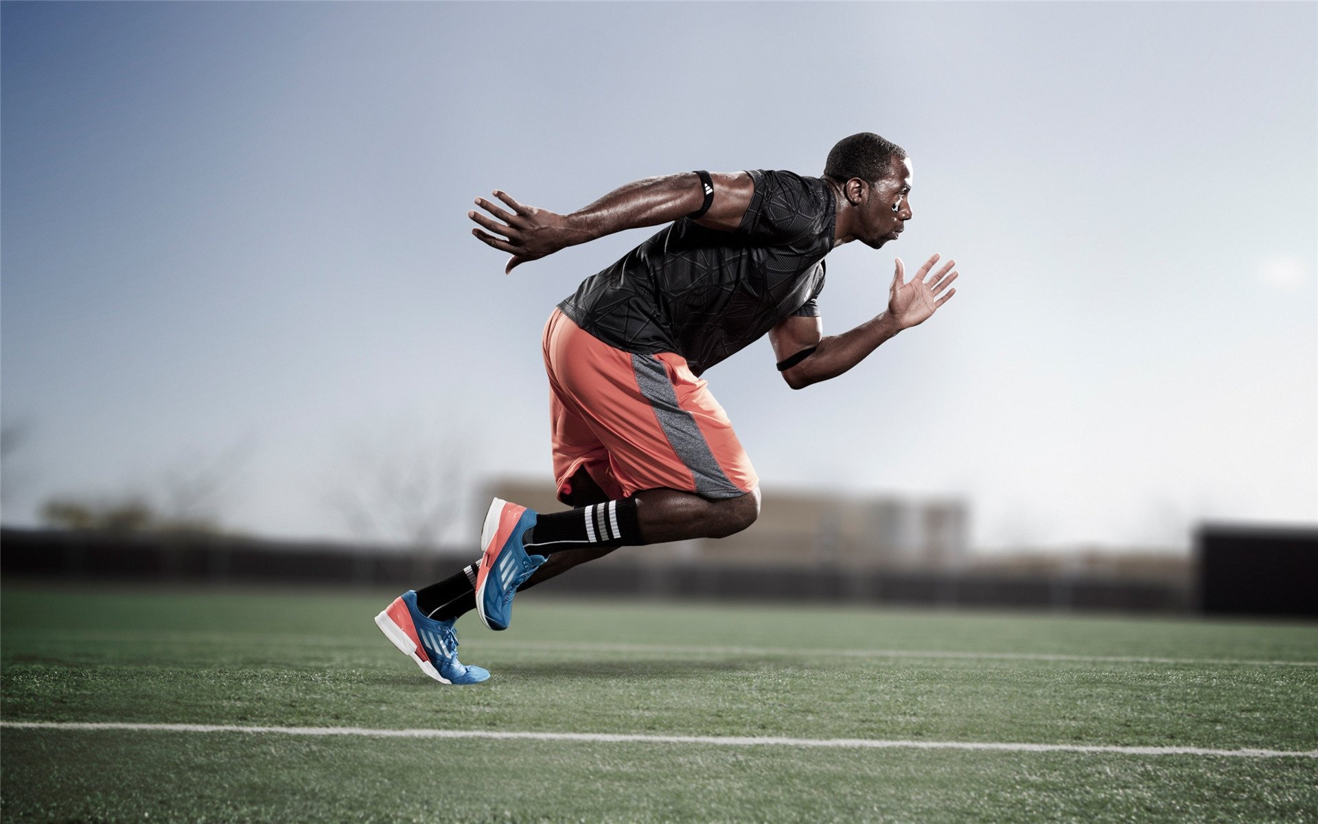 F1赛车赛场焦点！澳大利亚队对阵英格兰队，体能极限考验，赛场硬仗一触即发-在线游戏